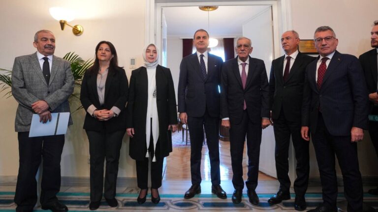 abdulkadir-selvi-pkk-silah-birakmadan-hicbir-adim-atilmayacak-YbzH2lns.jpg