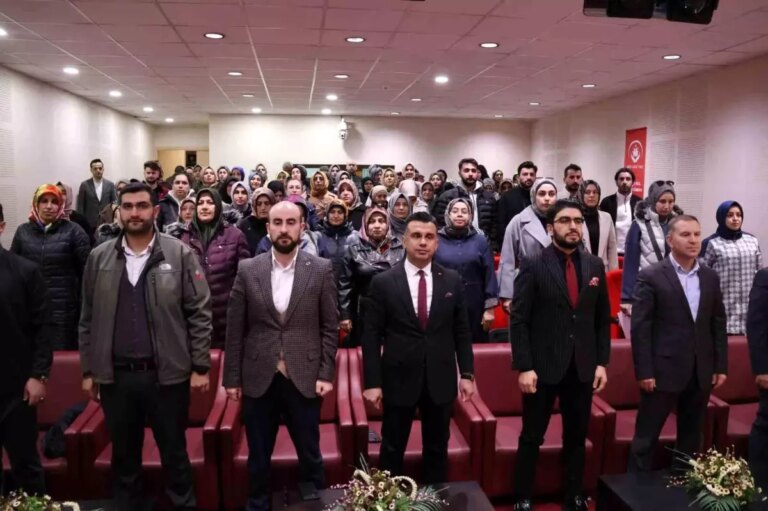erzurumda-aile-degerleri-dijital-dunyada-ele-alindi-HZmbEgRh.jpg